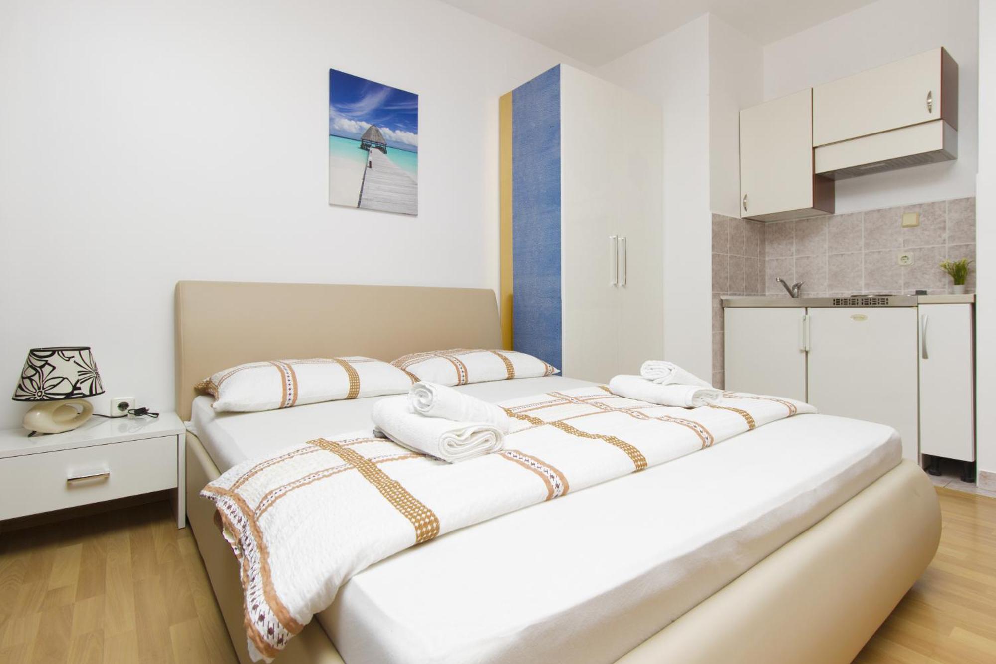 Apartments Maky & Dino Vodice Oda fotoğraf