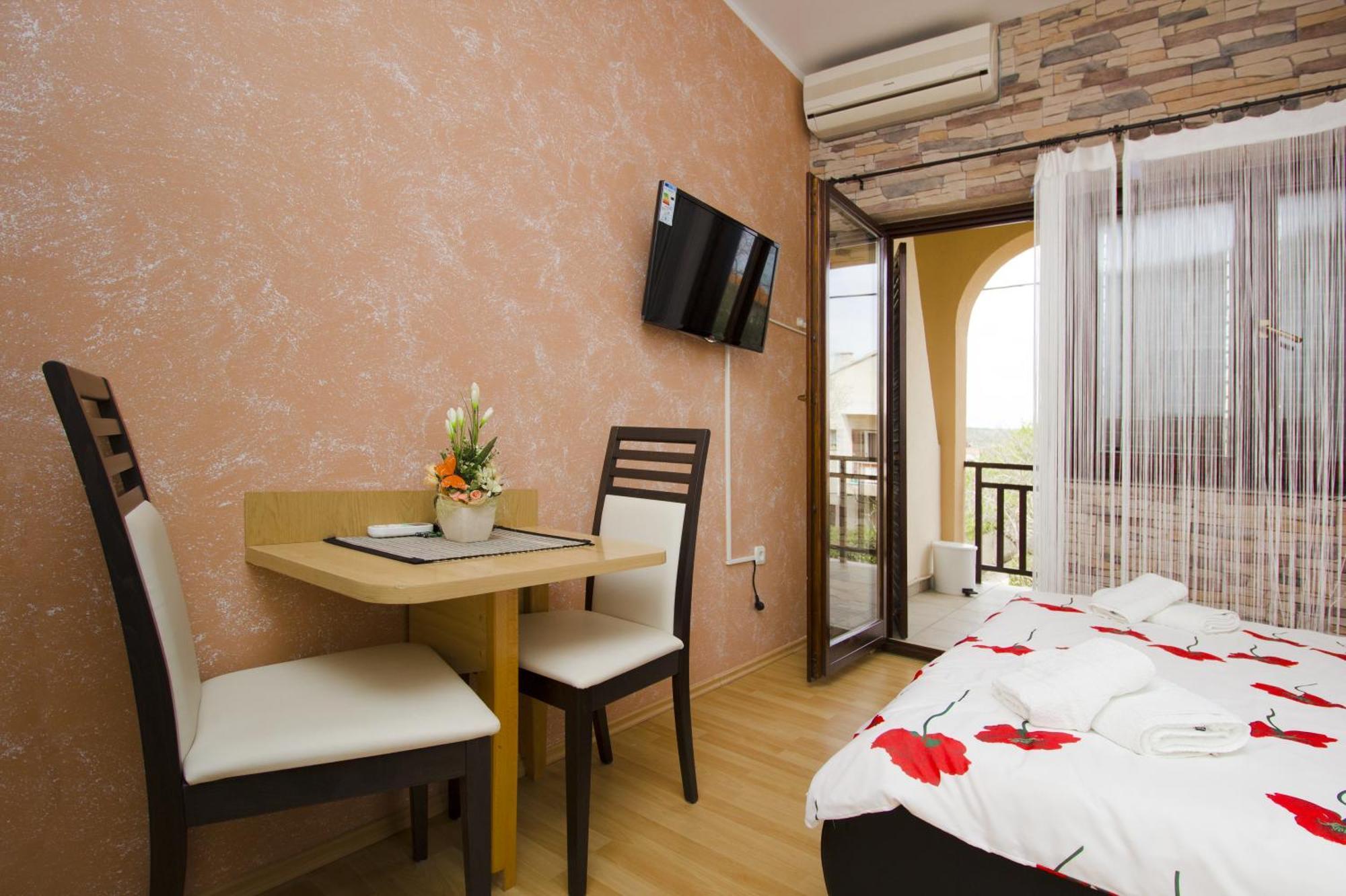 Apartments Maky & Dino Vodice Oda fotoğraf