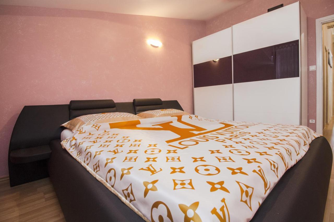 Apartments Maky & Dino Vodice Oda fotoğraf